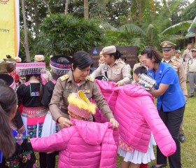 นายพลากร สุวรรณรัฐ องคมนตรี นายกมูลนิธิราชประชานุเคราะห์ฯ ... พารามิเตอร์รูปภาพ 3