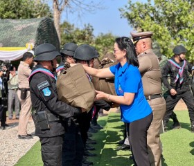 นายพลากร สุวรรณรัฐ องคมนตรี นายกมูลนิธิราชประชานุเคราะห์ฯ ... พารามิเตอร์รูปภาพ 15