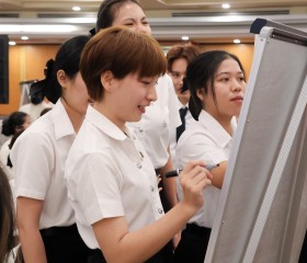 พลเรือเอก พงษ์เทพ หนูเทพ องคมนตรี ... พารามิเตอร์รูปภาพ 49