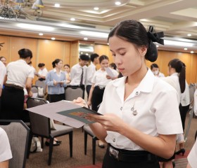 พลเรือเอก พงษ์เทพ หนูเทพ องคมนตรี ... พารามิเตอร์รูปภาพ 61