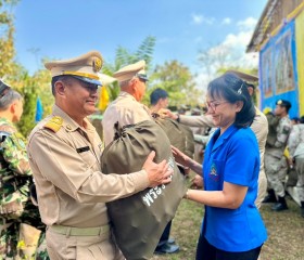 นายพลากร สุวรรณรัฐ องคมนตรี นายกมูลนิธิราชประชานุเคราะห์ฯ ... พารามิเตอร์รูปภาพ 9