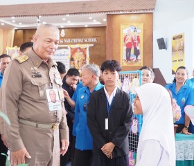 พลเรือเอก พงษ์เทพ หนูเทพ องคมนตรี ... พารามิเตอร์รูปภาพ 3