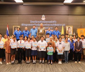 พิธีปิดโครงการฝึกอบรมพัฒนาและทักษะชีวิตนักเรียนทุนพระราชทานเพื่อการศึกษาสงเคราะห์และครอบครัว ผู้ประสบสาธารณภัย รุ่นที่ ๕ จังหวัดพระนครศรีอยุธยา ... พารามิเตอร์รูปภาพ 51