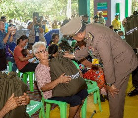 พระบาทสมเด็จพระเจ้าอยู่หัว ทรงพระกรุณาโปรดเกล้าฯ ให้ ... พารามิเตอร์รูปภาพ 3
