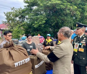 พระบาทสมเด็จพระเจ้าอยู่หัว ทรงพระกรุณาโปรดเกล้าฯ ให้ พลเอก ... พารามิเตอร์รูปภาพ 20