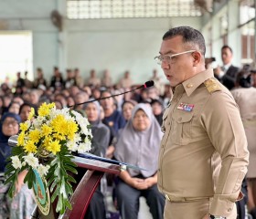 พระบาทสมเด็จพระเจ้าอยู่หัว ทรงพระกรุณาโปรดเกล้าฯ ให้ พลเอก ... พารามิเตอร์รูปภาพ 9