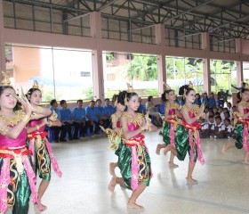 ประธานกรรมการบริหารมูลนิธิราชประชานุเคราะห์ฯ ... Image 2