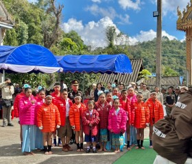 นายพลากร สุวรรณรัฐ องคมนตรี นายกมูลนิธิราชประชานุเคราะห์ฯ ... พารามิเตอร์รูปภาพ 12