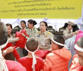 นายพลากร สุวรรณรัฐ องคมนตรี นายกมูลนิธิราชประชานุเคราะห์ฯ ... พารามิเตอร์รูปภาพ 8