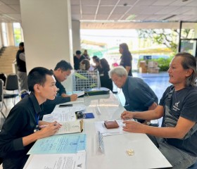 นายวิลาศ รุจิวัฒนพงศ์ รองประธานฝ่ายบรรเทาทุกข์ ... พารามิเตอร์รูปภาพ 3