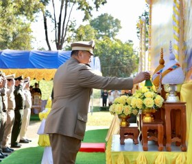 นายพลากร สุวรรณรัฐ องคมนตรี นายกมูลนิธิราชประชานุเคราะห์ฯ ... พารามิเตอร์รูปภาพ 5