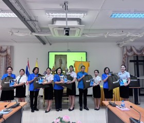 คณะกรรมการฝ่ายการสังคมสงเคราะห์ และเจ้าหน้าที่มูลนิธิ ฯ ... พารามิเตอร์รูปภาพ 6