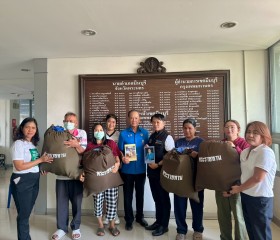 นายวิลาศ รุจิวัฒนพงศ์ รองประธานฝ่ายบรรเทาทุกข์ ... พารามิเตอร์รูปภาพ 7