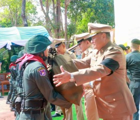 นายพลากร สุวรรณรัฐ องคมนตรี นายกมูลนิธิราชประชานุเคราะห์ ... พารามิเตอร์รูปภาพ 6