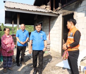 นายชัยพจน์ จรูญพงศ์ ผู้ว่าราชการจังหวัดเลย ... พารามิเตอร์รูปภาพ 4