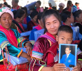 พระบาทสมเด็จพระเจ้าอยู่หัว ทรงพระกรุณา ... Image 9