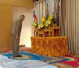 พระบาทสมเด็จพระเจ้าอยู่หัว ทรงพระกรุณาโปรดเกล้าโปรดกระหม่อม ... Image 2