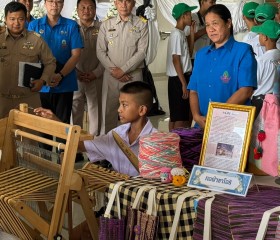 พลเรือเอก พงษ์เทพ หนูเทพ องคมนตรี ... พารามิเตอร์รูปภาพ 16