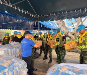 พลเรือเอก พงษ์เทพ หนูเทพ องคมนตรี ... พารามิเตอร์รูปภาพ 36