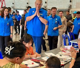 พลเรือเอก พงษ์เทพ หนูเทพ องคมนตรี ... พารามิเตอร์รูปภาพ 39
