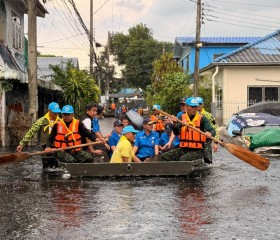 นายพลากร สุวรรณรัฐ องคมนตรี นายกมูลนิธิราชประชานุเคราะห์ฯ ... พารามิเตอร์รูปภาพ 23