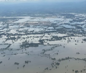 พลเรือเอก พงษ์เทพ หนูเทพ องคมนตรี เชิญสิ่งของพระราชทาน ... พารามิเตอร์รูปภาพ 7