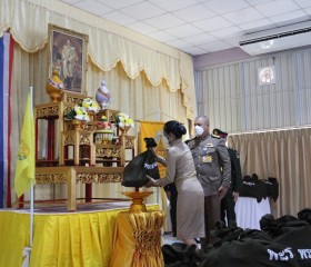 พลเรือเอก พงษ์เทพ หนูเทพ องคมนตรี เชิญสิ่งของพระราชทาน ... พารามิเตอร์รูปภาพ 5