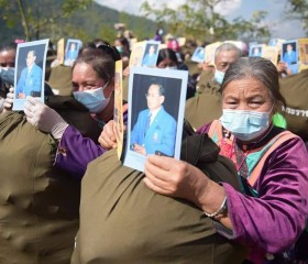 นายพลากร สุวรรณรัฐ องคมนตรี มอบถุงพระราชทานให้แก่ราษฎร ... พารามิเตอร์รูปภาพ 14