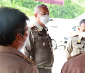 องคมนตรี เป็นประธานในพิธีมอบสิ่งของพระราชทาน ... พารามิเตอร์รูปภาพ 10