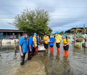 นายวิลาศ รุจิวัฒนพงศ์ รองประธานฝ่ายบรรเทาทุกข์ ... Image 2