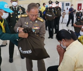 พลอากาศเอก ชลิต พุกผาสุข องคมนตรี ... Image 4