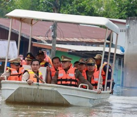 พลเอก กัมปนาท รุดดิษฐ์ องคมนตรี ... Image 6